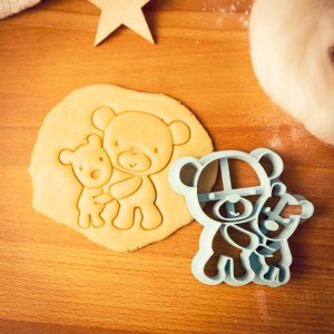 Vykrajovačka - Mackovia v objatí 2