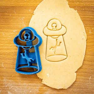 Vykrajovačka - UFO - človek